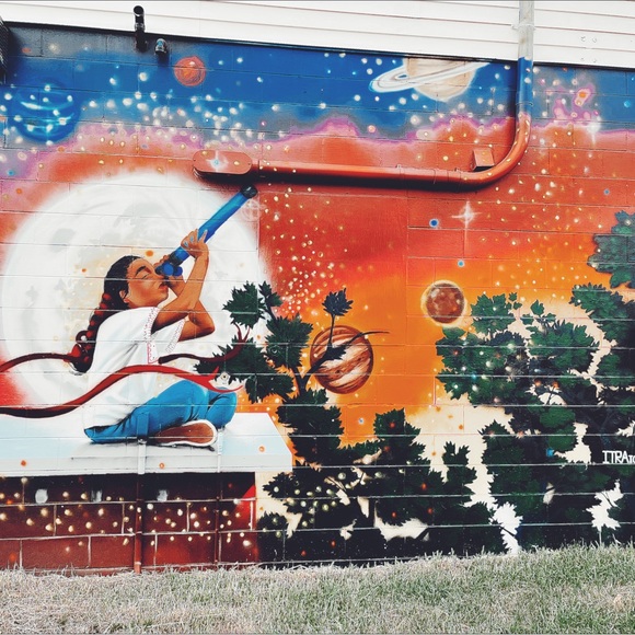 Meet your Posher, Mya - Picture 1 of 2